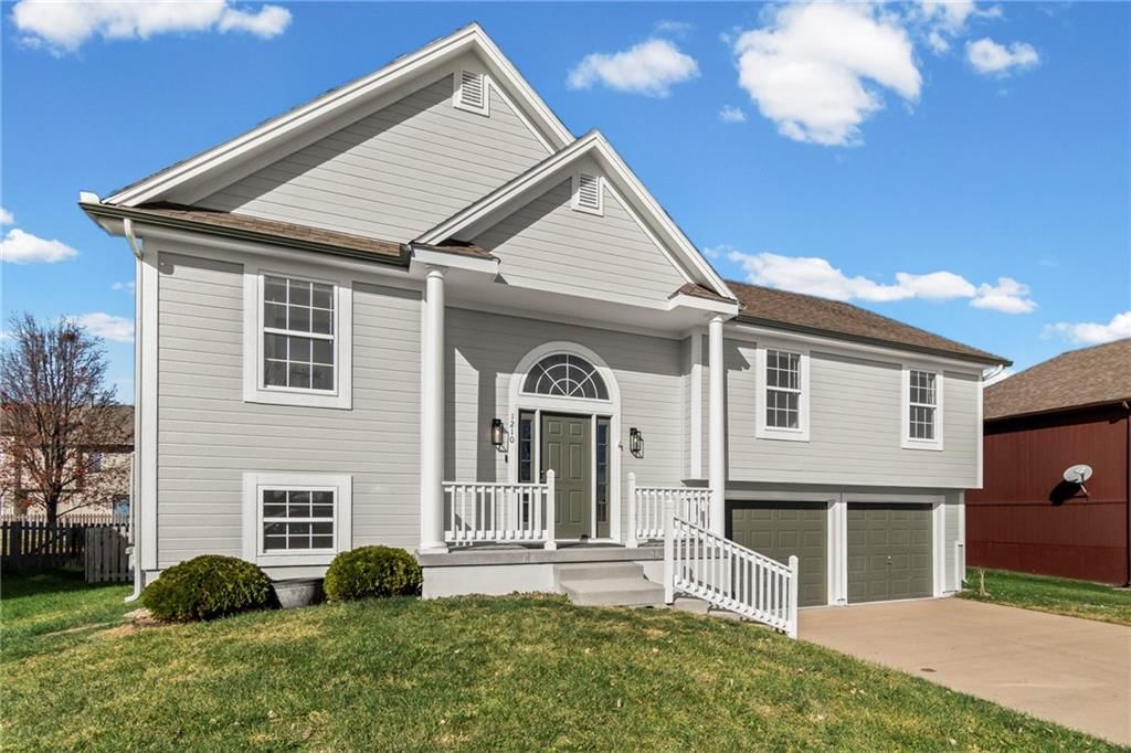 1210 NW Walnut Court — photo 3