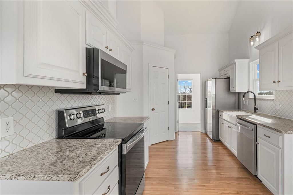 1210 NW Walnut Court — photo 12