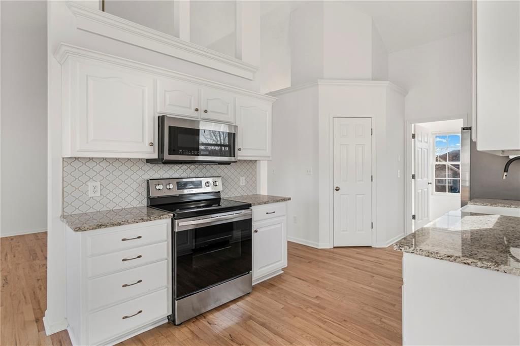 1210 NW Walnut Court — photo 13