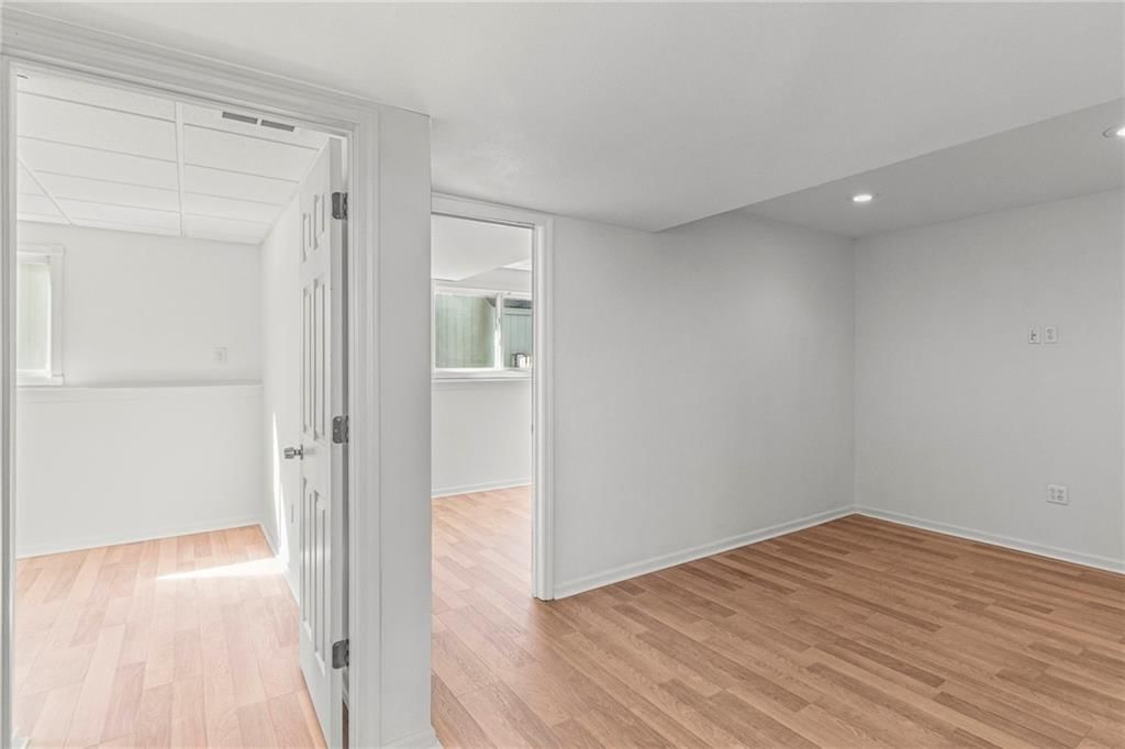 1210 NW Walnut Court — photo 32