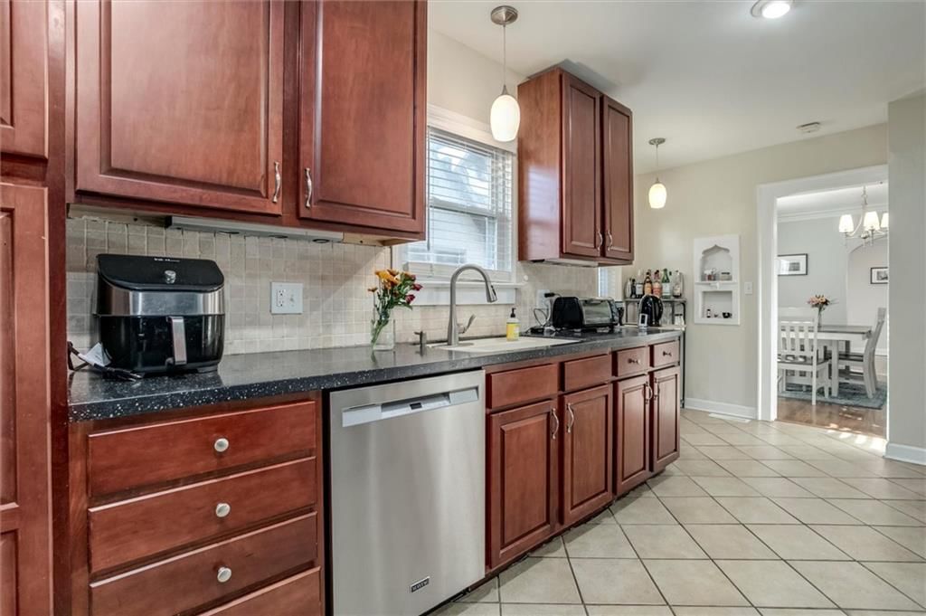 Photo 9 of 29 - 320 E 69th Street