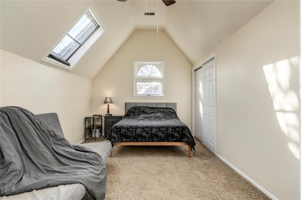Photo 18 of 29 - 320 E 69th Street