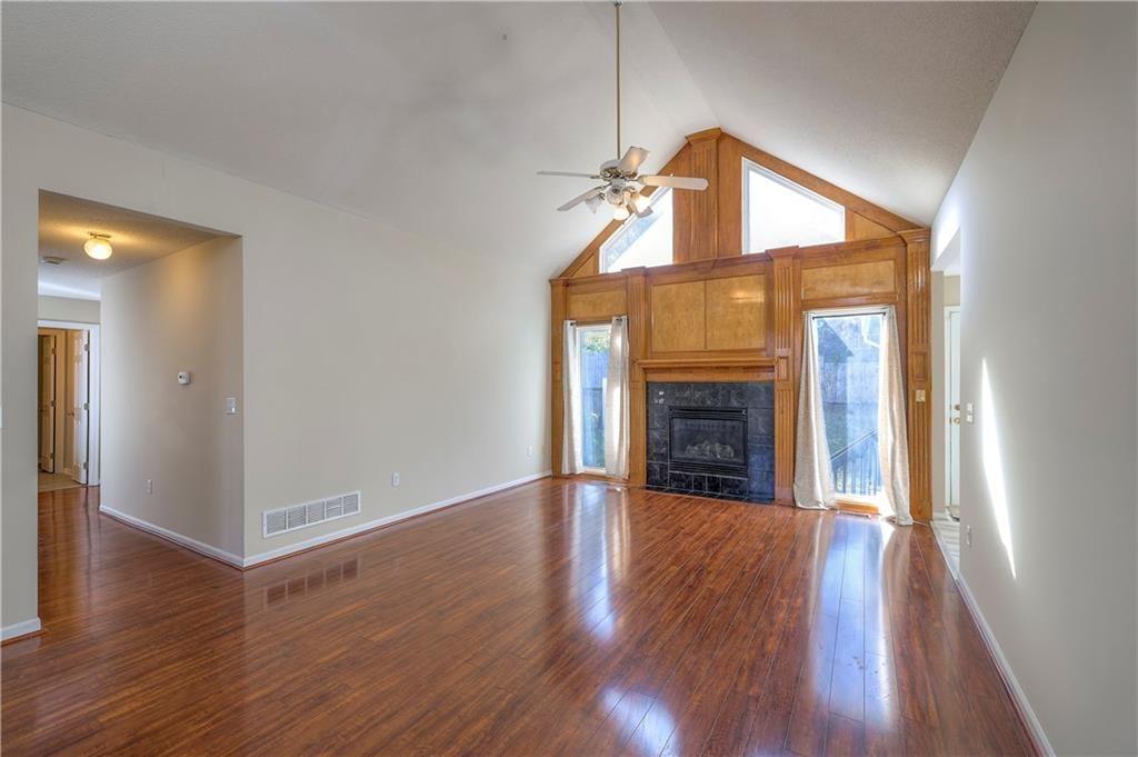 21625 W 122 Terrace — photo 7