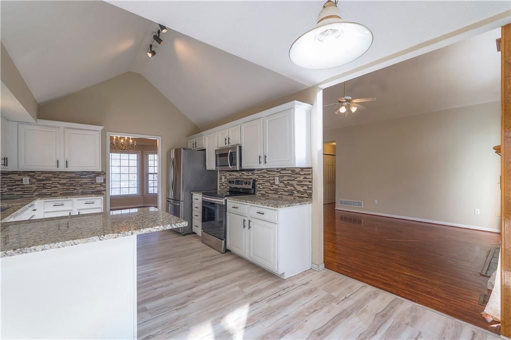 21625 W 122 Terrace — photo 15