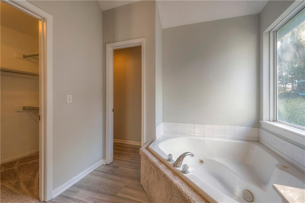 21625 W 122 Terrace — photo 28