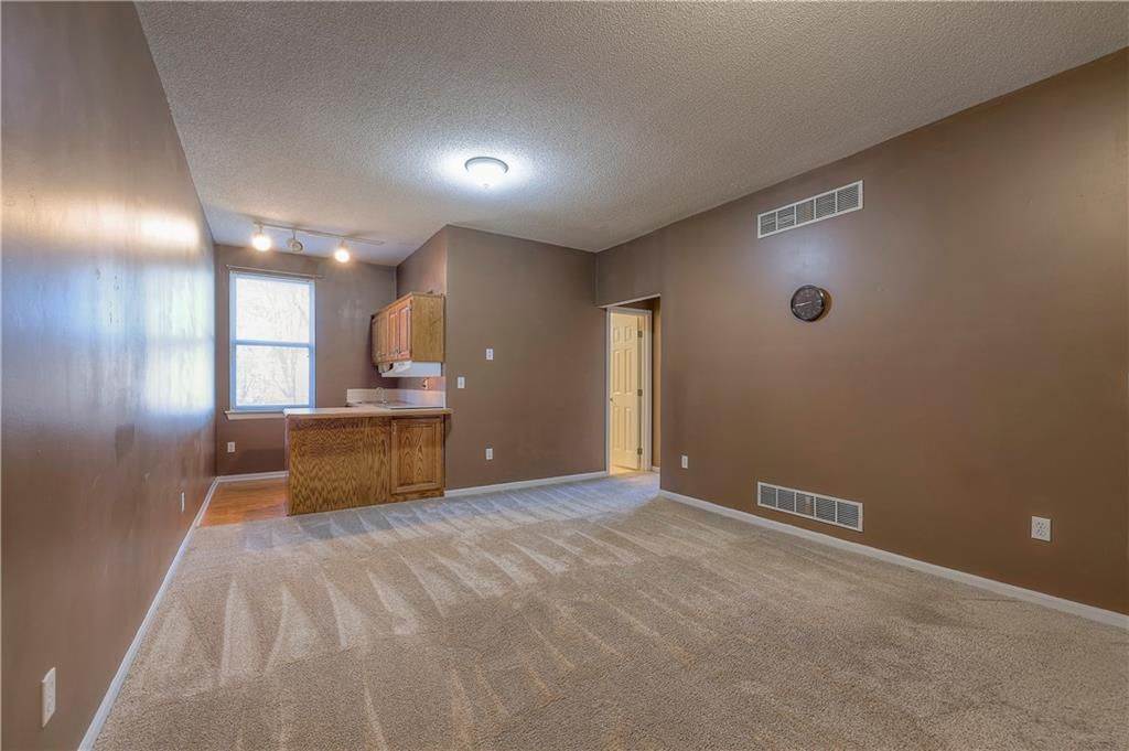 21625 W 122 Terrace — photo 32