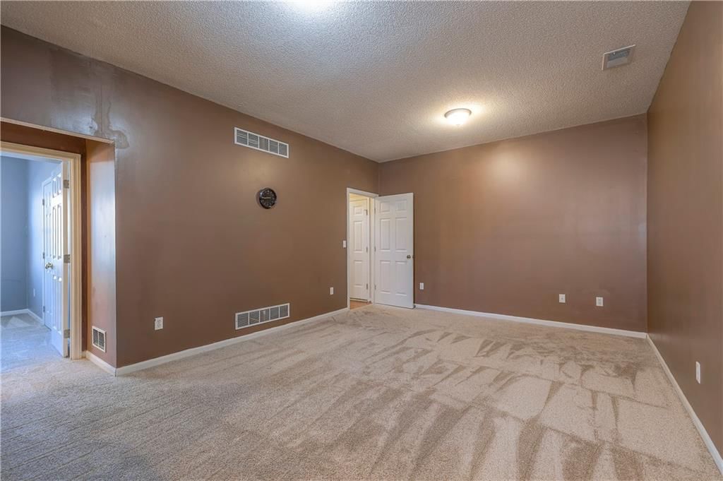 21625 W 122 Terrace — photo 33