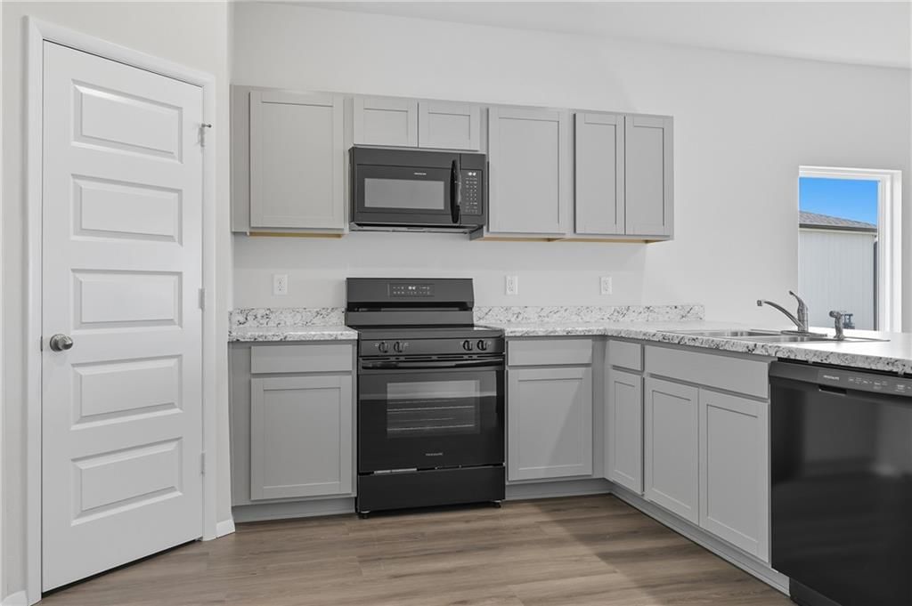 37766 W 208th Terrace — photo 9