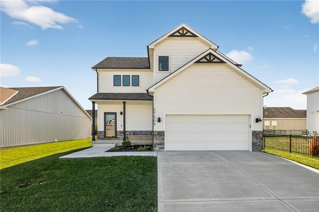 27303 E Sycamore Street, Lake Lotawana, MO