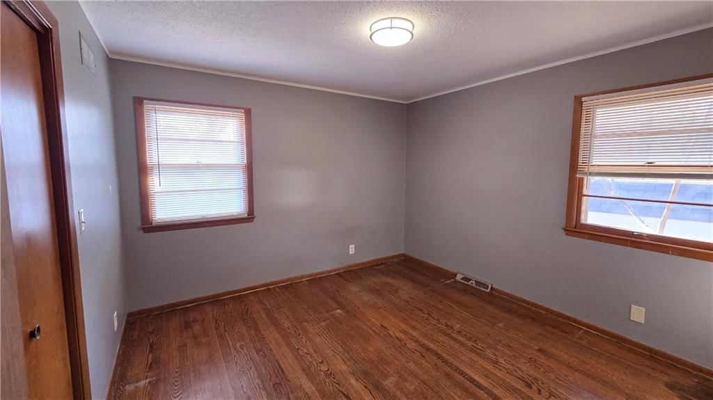 600 JAMES Street — photo 9