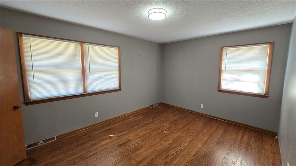 600 JAMES Street — photo 10