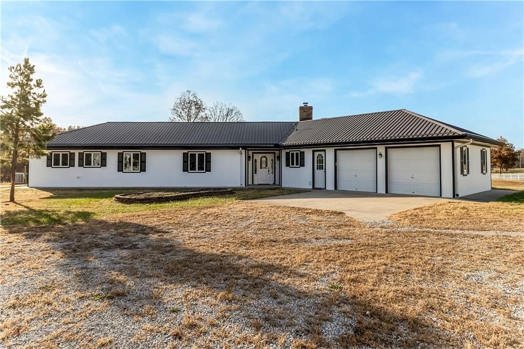 37907 E State Route B Highway, Creighton, MO