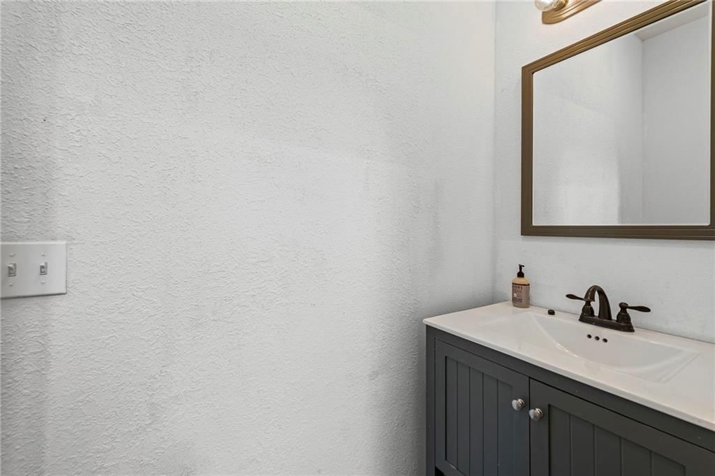 401 SW 18th Street — photo 26