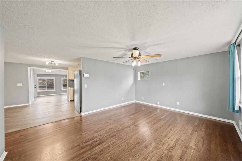 4033 N Spruce Avenue — photo 4