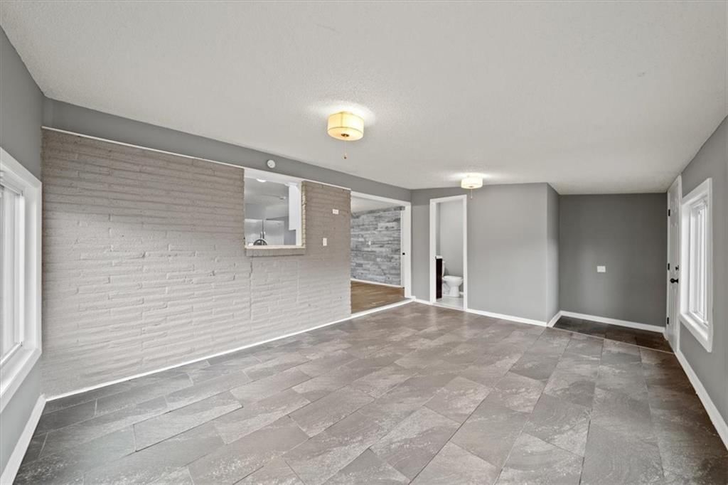 4033 N Spruce Avenue — photo 10