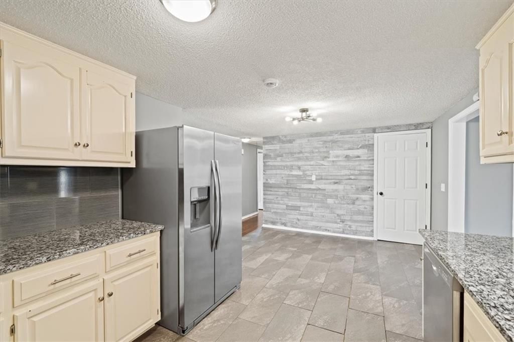 4033 N Spruce Avenue — photo 13