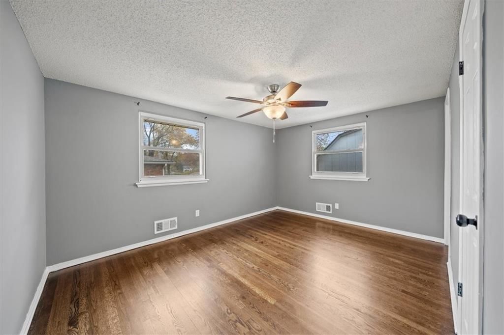4033 N Spruce Avenue — photo 14