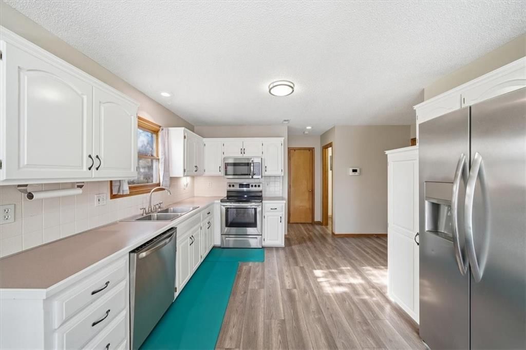 21169 W 126 Street — photo 9