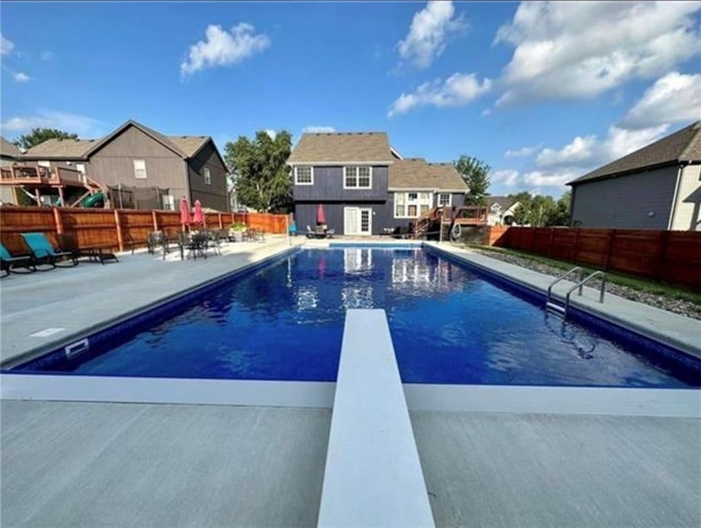 4007 Bennington Drive — photo 2