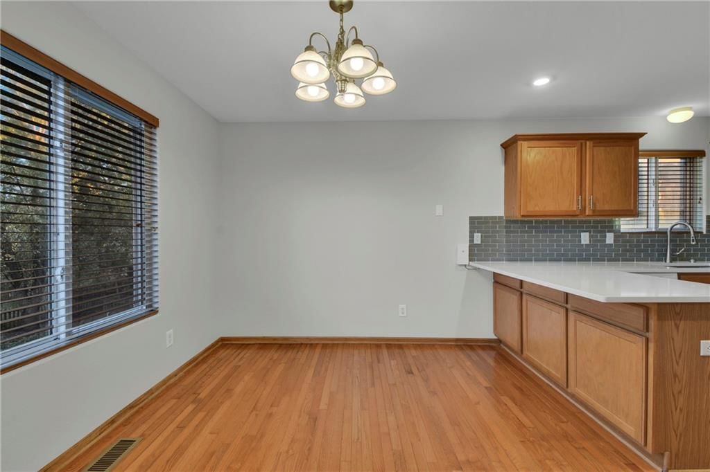 11425 Manning Avenue — photo 8