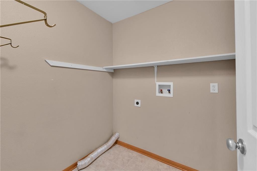 11425 Manning Avenue — photo 13