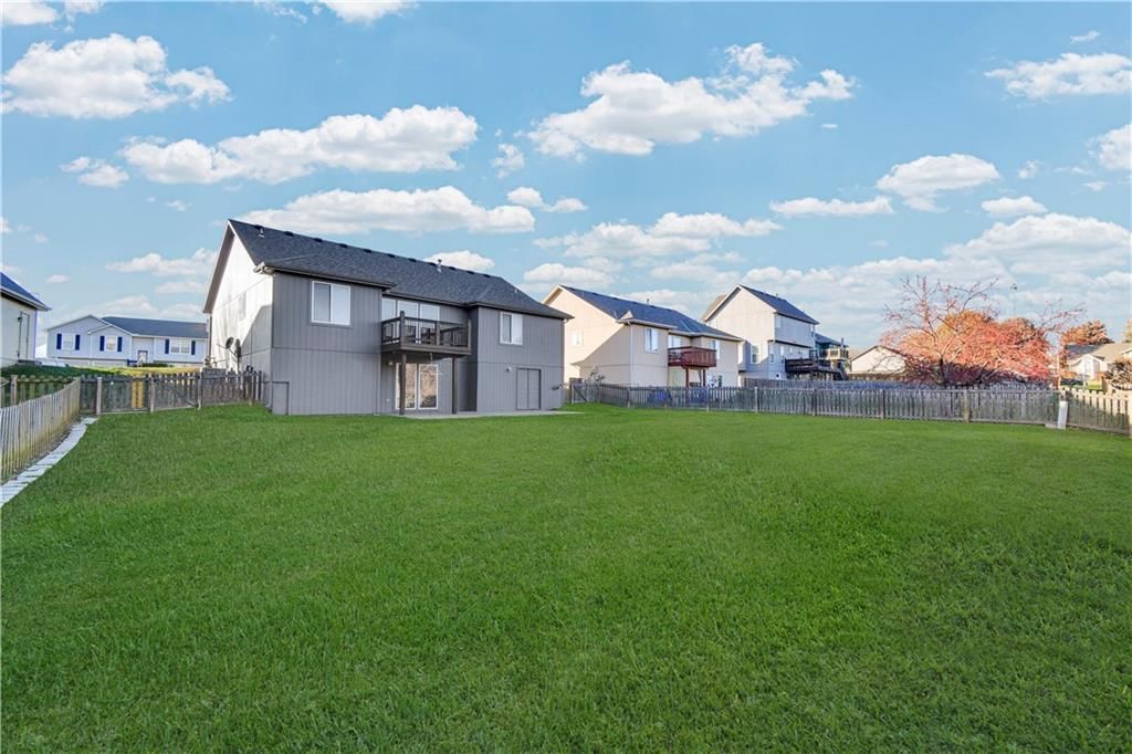 11425 Manning Avenue — photo 38