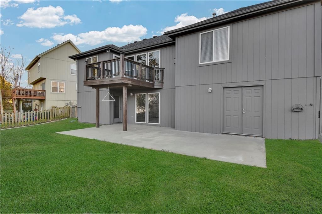 11425 Manning Avenue — photo 39