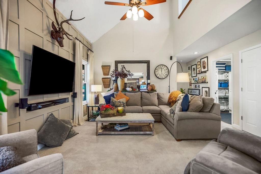 440 Skylark Circle — photo 3