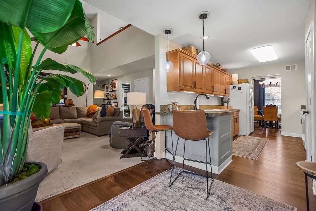 440 Skylark Circle — photo 4