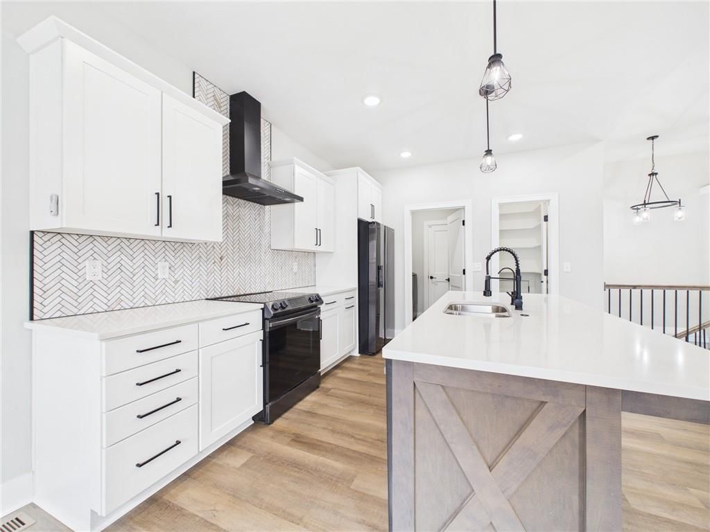110 Newberry Court — photo 5