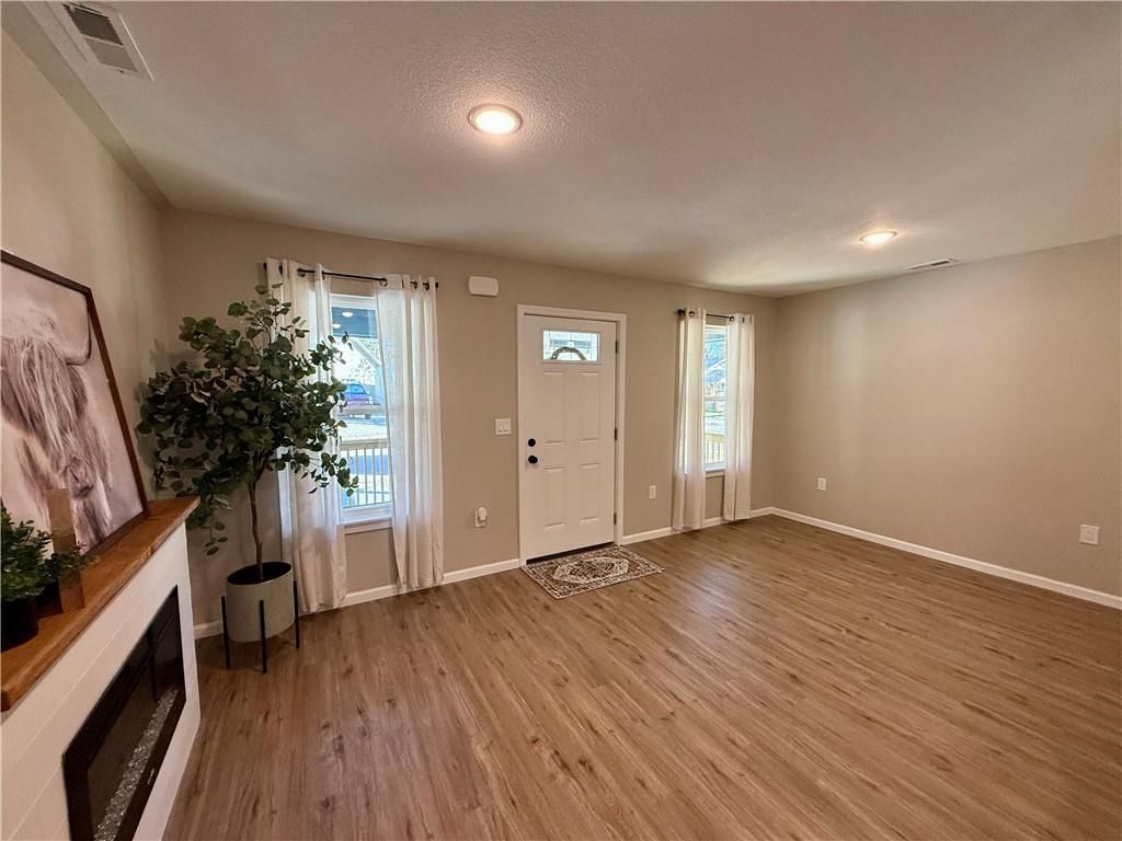 1110 S 5th Street — photo 4