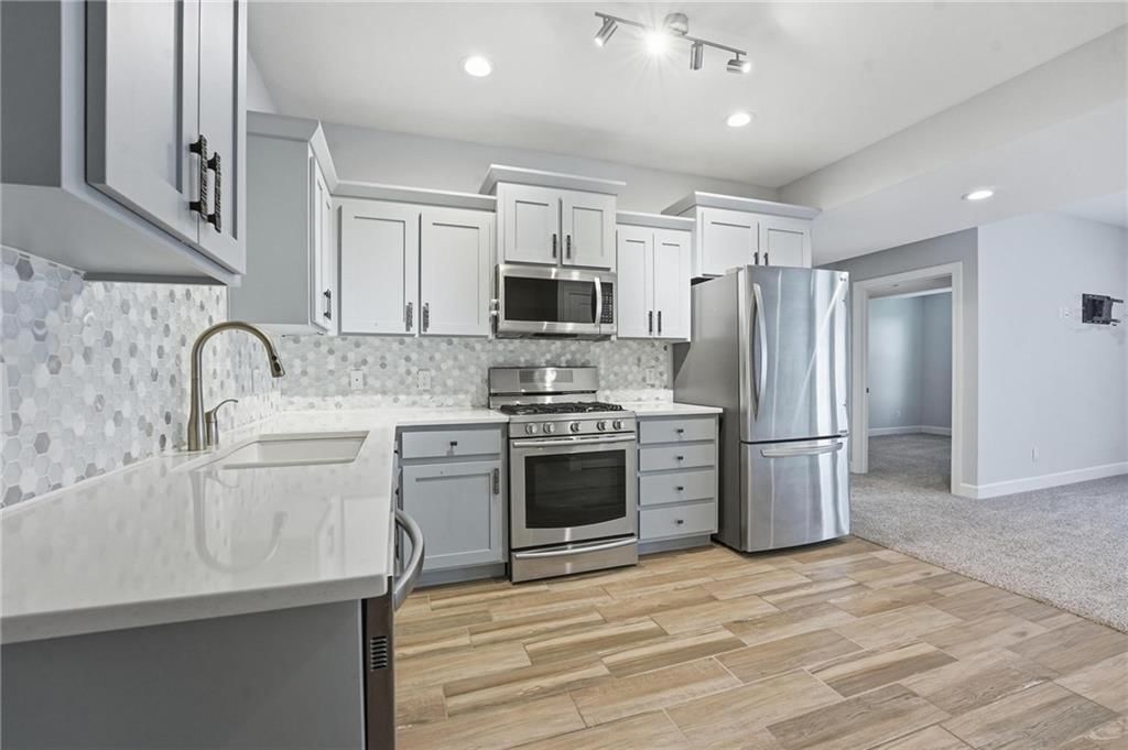 4928 Fontana Street — photo 32