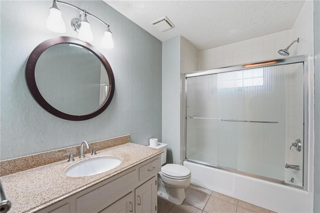 6240 Marion Avenue — photo 18