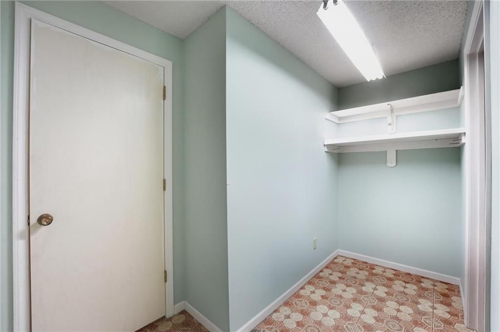 6240 Marion Avenue — photo 36
