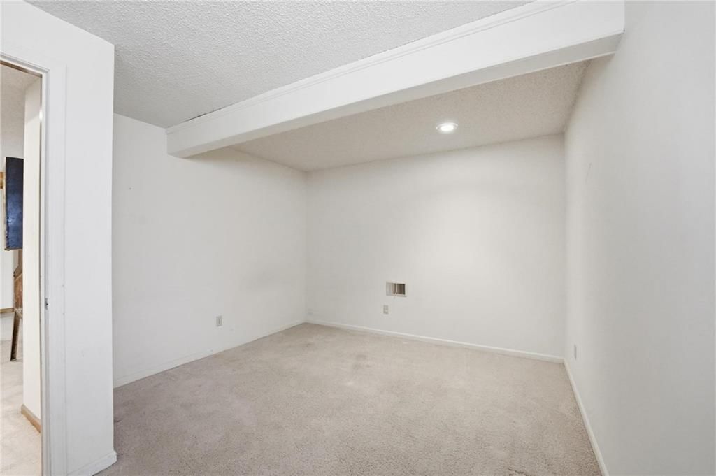 6240 Marion Avenue — photo 39