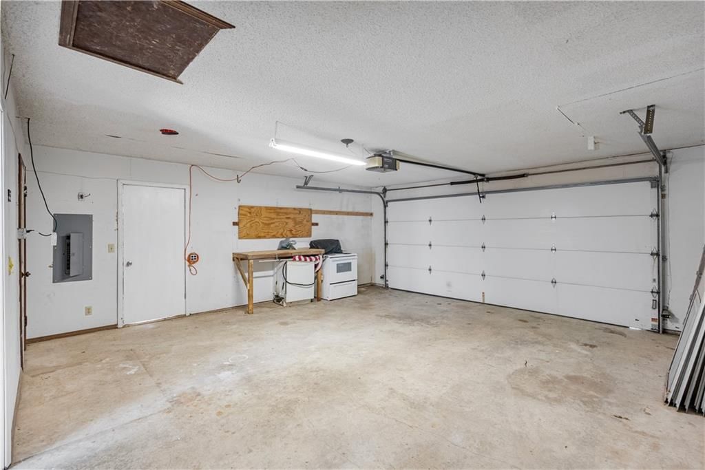 952 Crescent Drive — photo 42