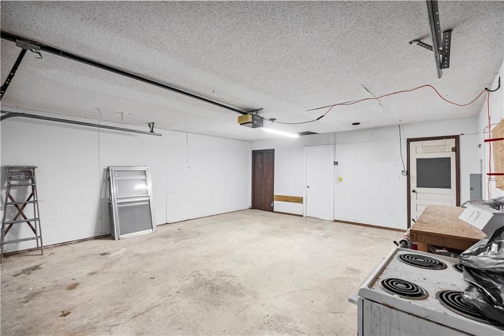 952 Crescent Drive — photo 43