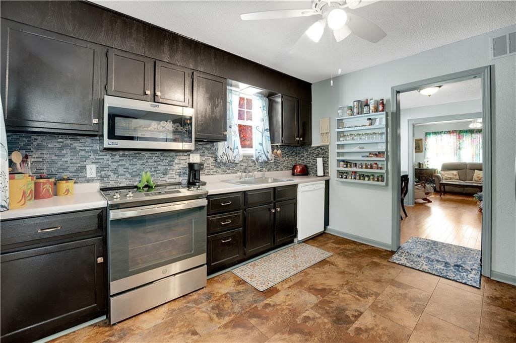 1412 W 5th Street — photo 16