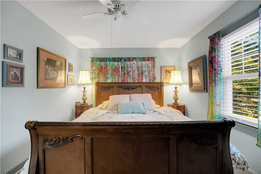 1412 W 5th Street — photo 22