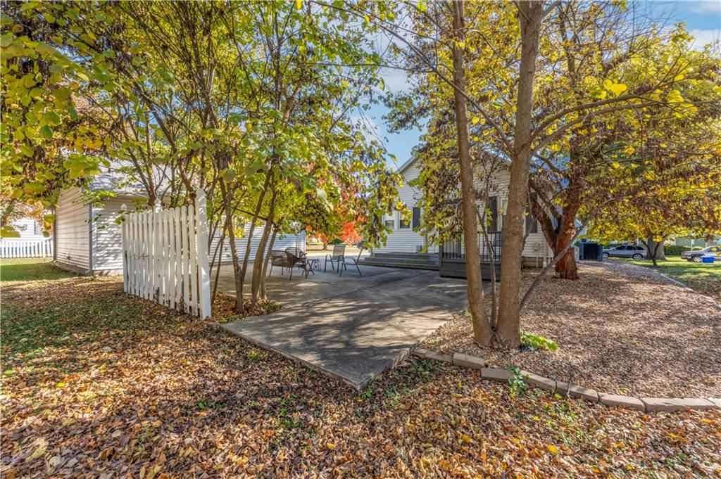 1412 W 5th Street — photo 63