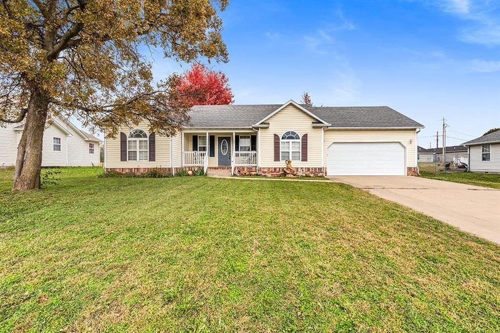 409 W Gault Street, Carl Junction, MO