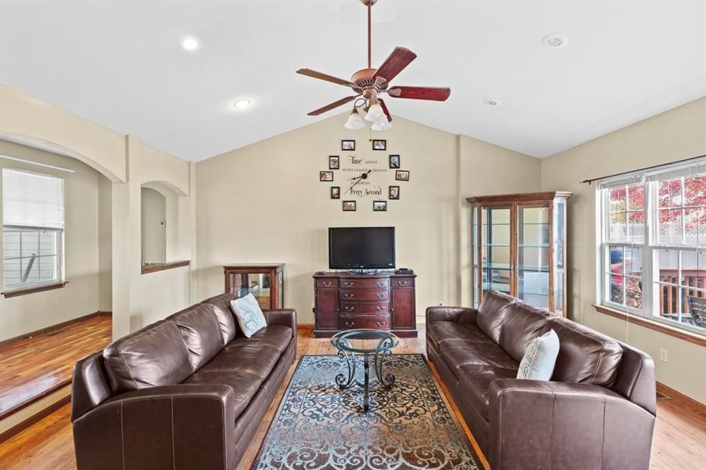 409 W Gault Street — photo 5
