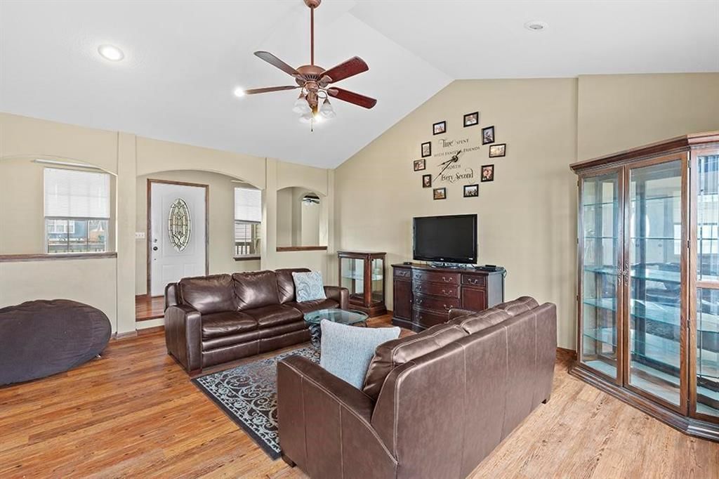 409 W Gault Street — photo 6