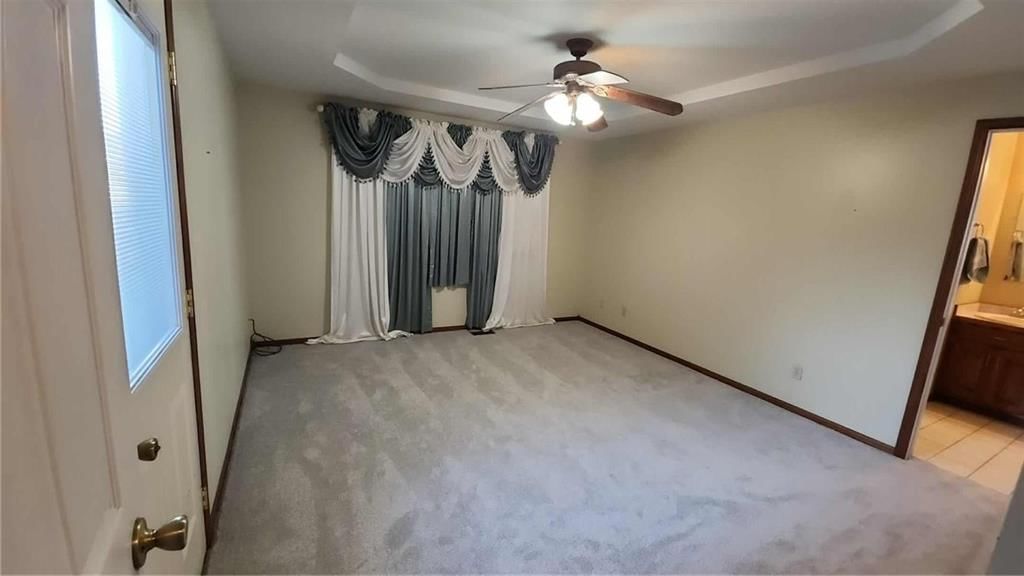 409 W Gault Street — photo 12