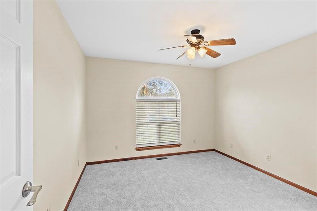 409 W Gault Street — photo 20