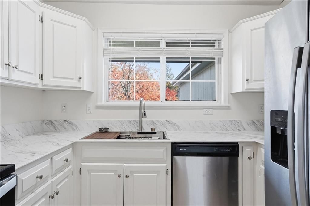 4955 Stoneback Drive — photo 8