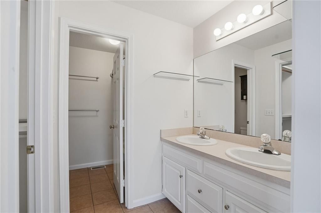 4955 Stoneback Drive — photo 16
