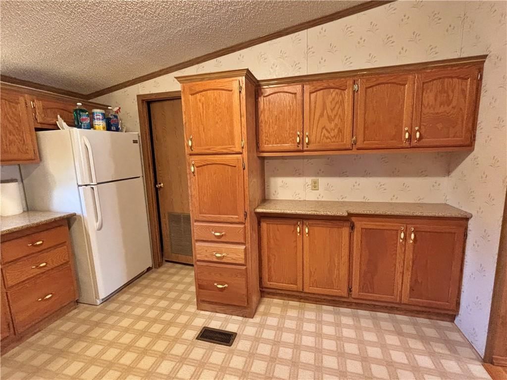 203 E Washington Street — photo 11