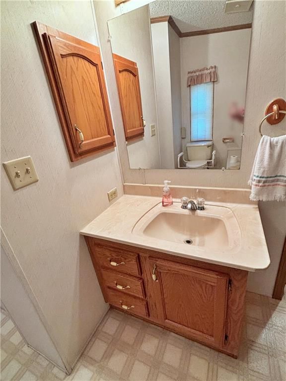 203 E Washington Street — photo 24