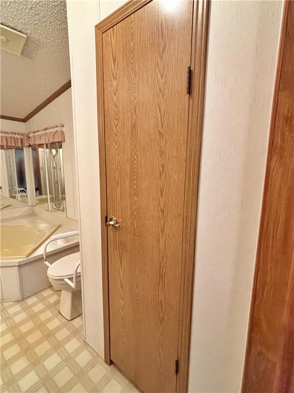 203 E Washington Street — photo 26